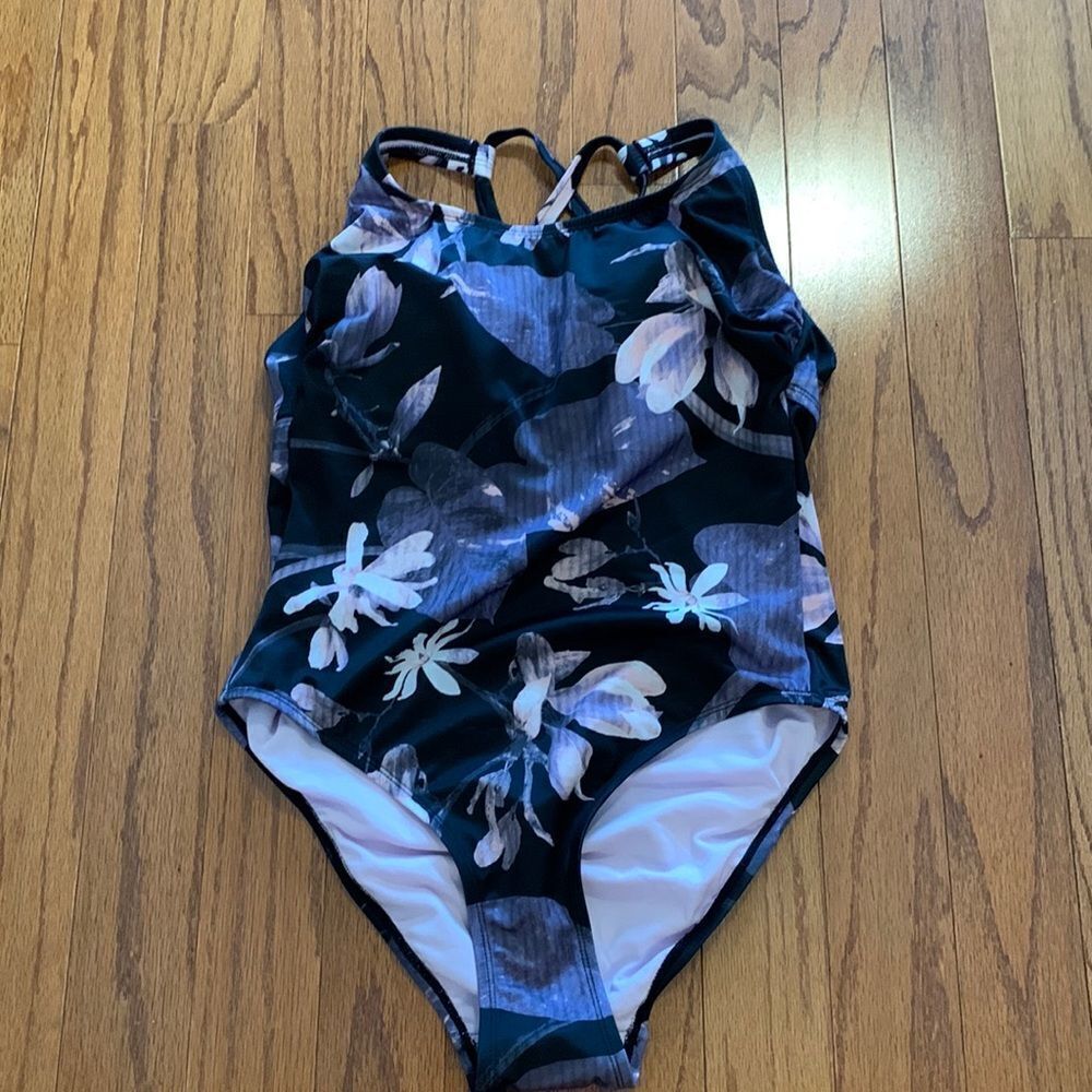 All in motion size 14W medium coverage one piece swimsuit NWT